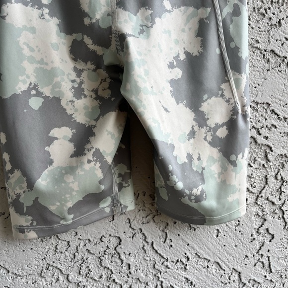 THE NORTH FACE Light Camouflage Fitted Biker Shorts with Pockets Women’s Medium - Picture 9 of 14